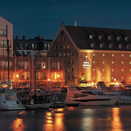 Hotel Gdansk Boutique Luaran gambar The hotel at night